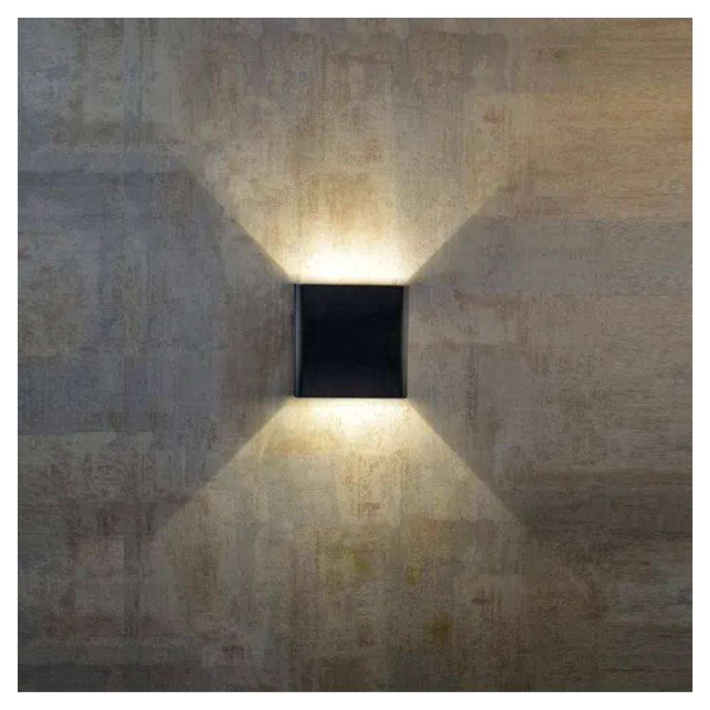 Arandela Led De Alumínio Luz Amarela 3W Quadrada Preta Nitrolux